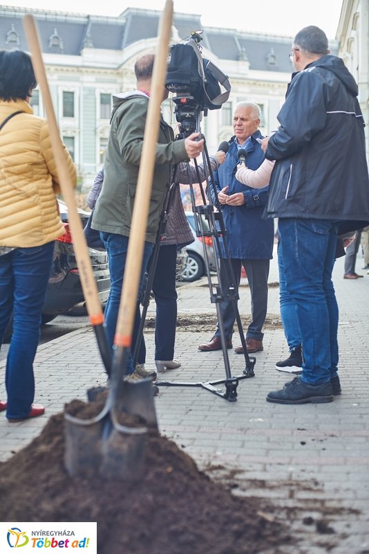 Életképek a Nyíregyházi Televízió munkatársainak mindennapjaiból