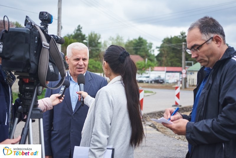 Életképek a Nyíregyházi Televízió munkatársainak mindennapjaiból