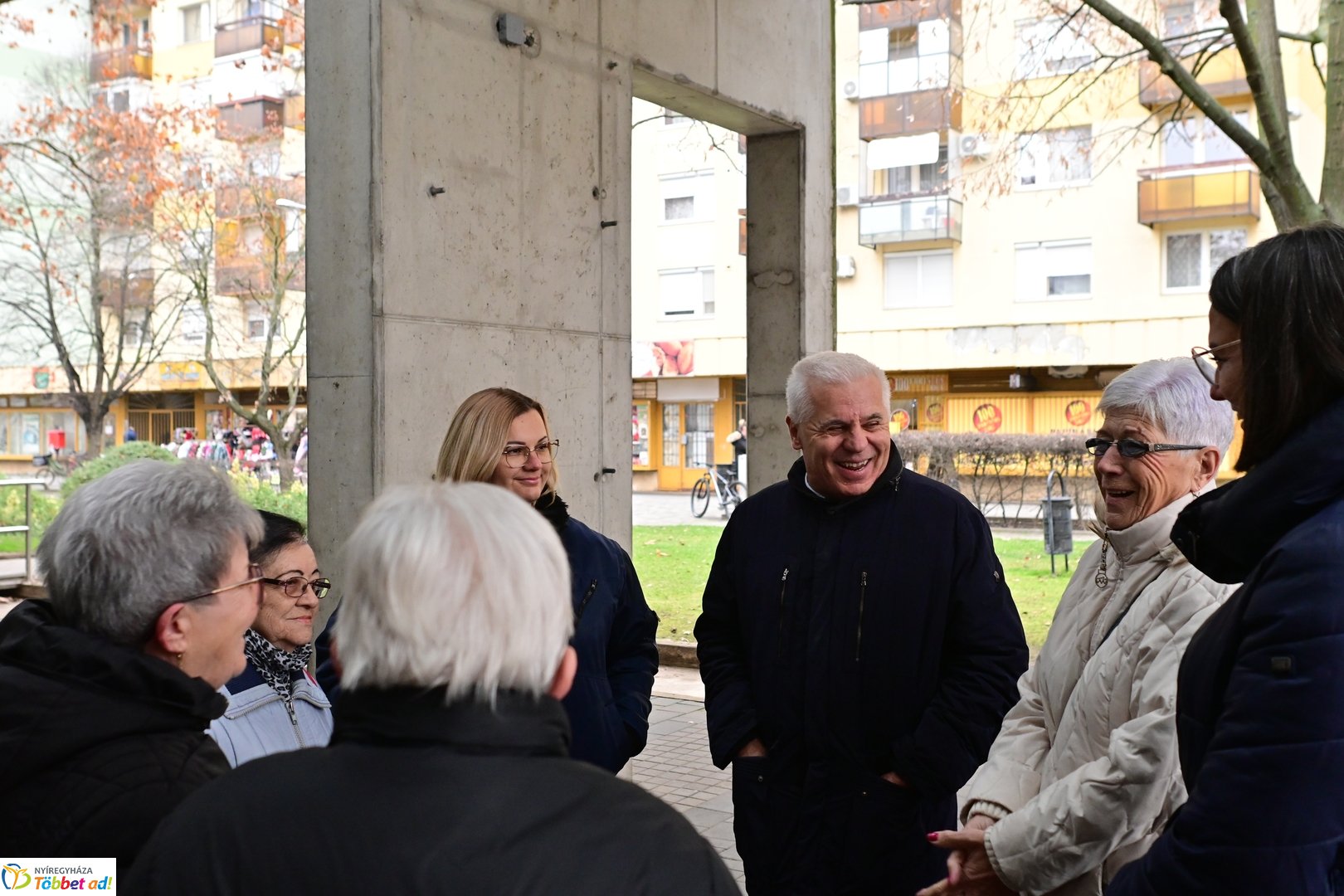 Életmentő defibrillátorokat adtak át 2025 decemberében