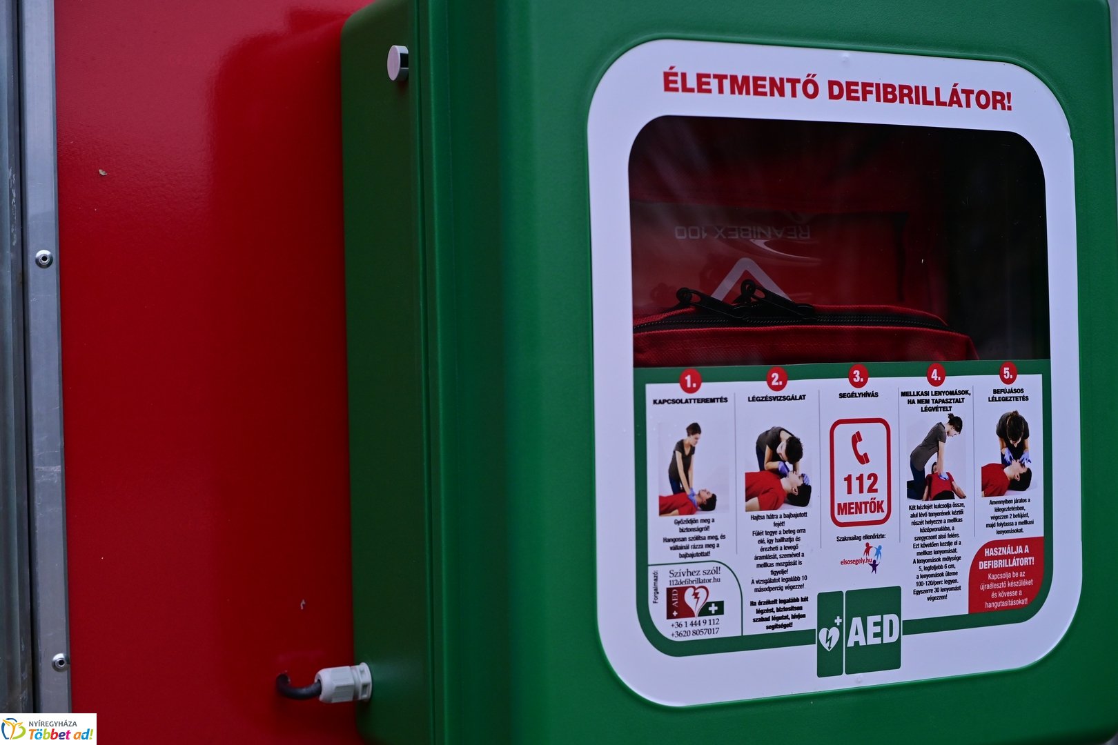 Életmentő defibrillátorokat adtak át 2025 decemberében