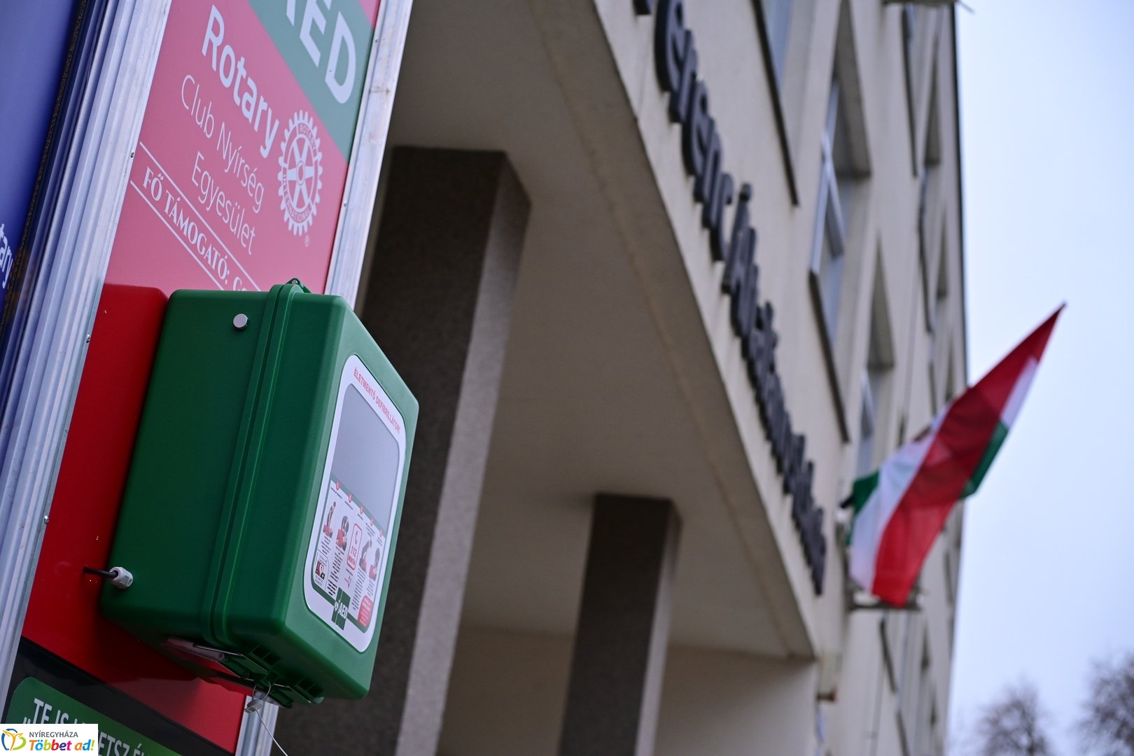Életmentő defibrillátorokat adtak át 2025 decemberében