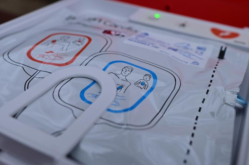 Életmentő defibrillátorokat adtak át 2025 decemberében