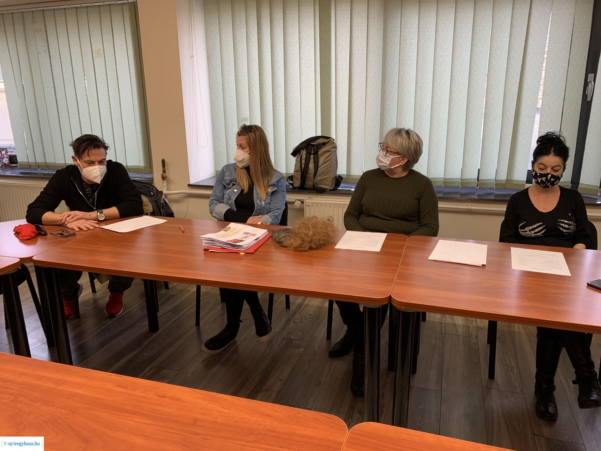 Elfogadták az Augusztus Oklahomában című nagyszínpadi előadás jelmezterveit