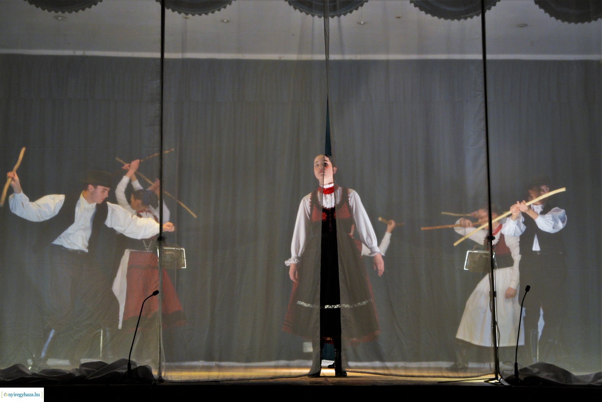 ELHISZEM-a Kismargaréta és a Margaréta Táncegyüttes karácsonyi műsora