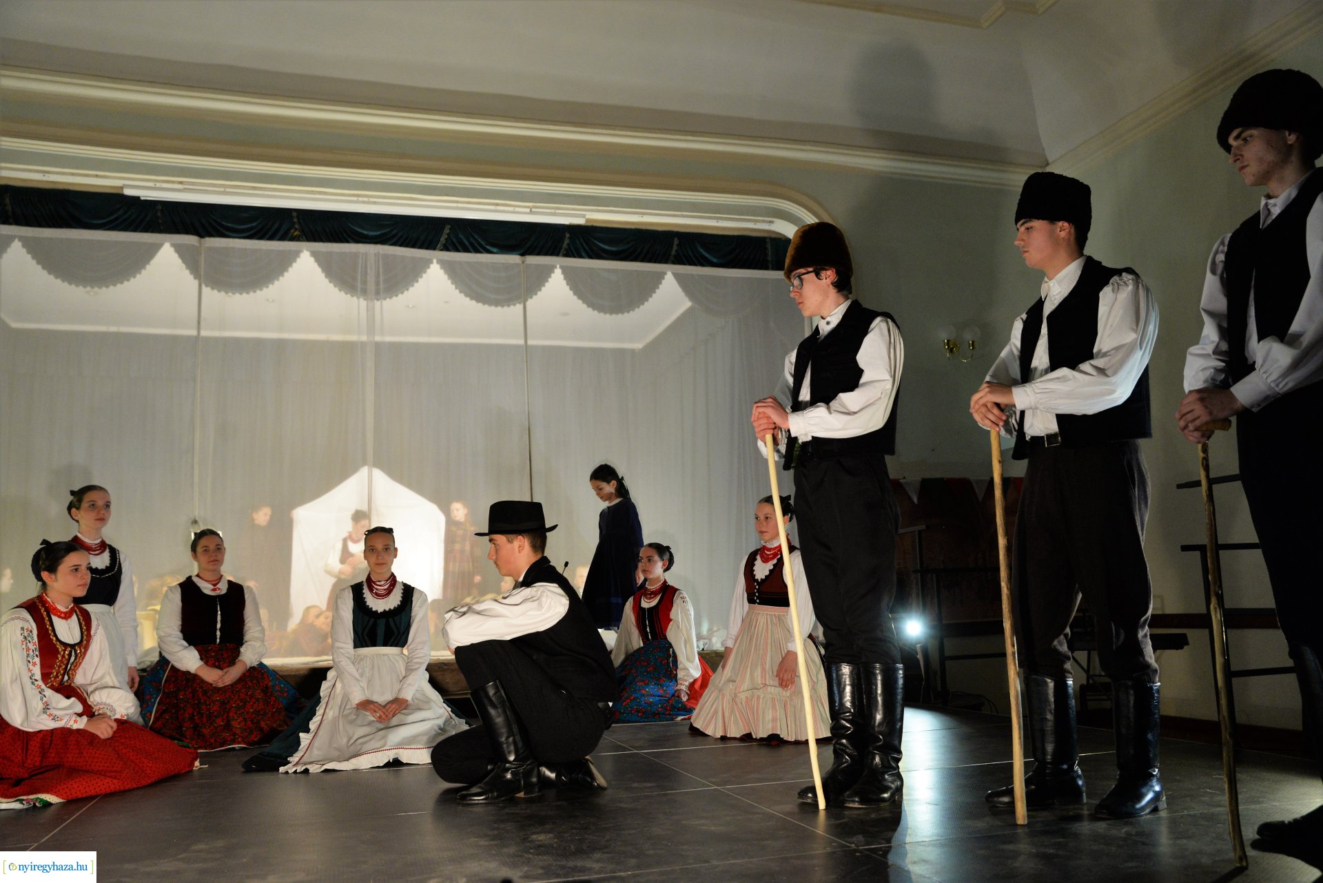 ELHISZEM-a Kismargaréta és a Margaréta Táncegyüttes karácsonyi műsora