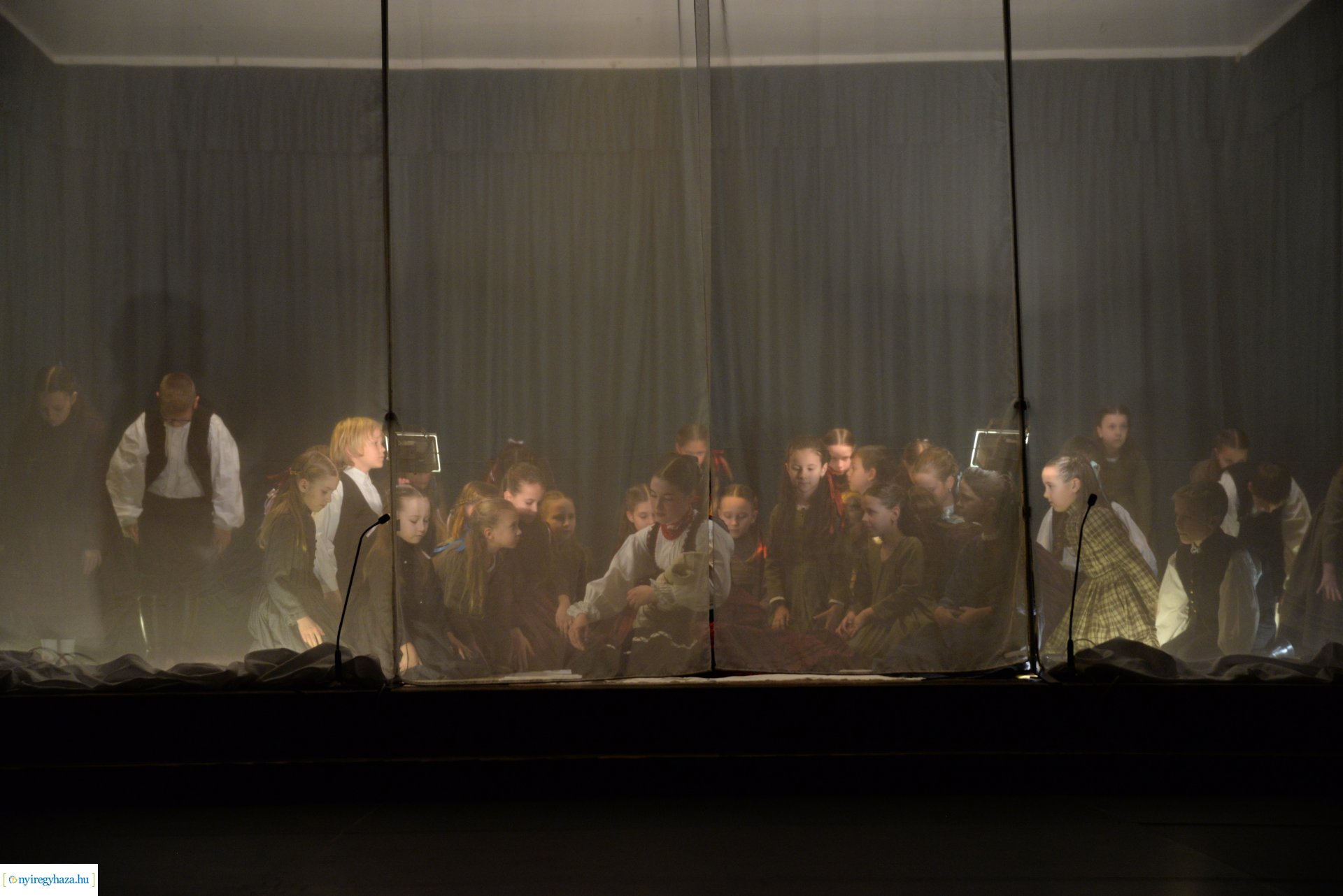 ELHISZEM-a Kismargaréta és a Margaréta Táncegyüttes karácsonyi műsora