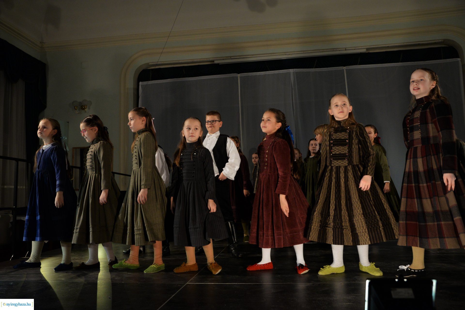 ELHISZEM-a Kismargaréta és a Margaréta Táncegyüttes karácsonyi műsora