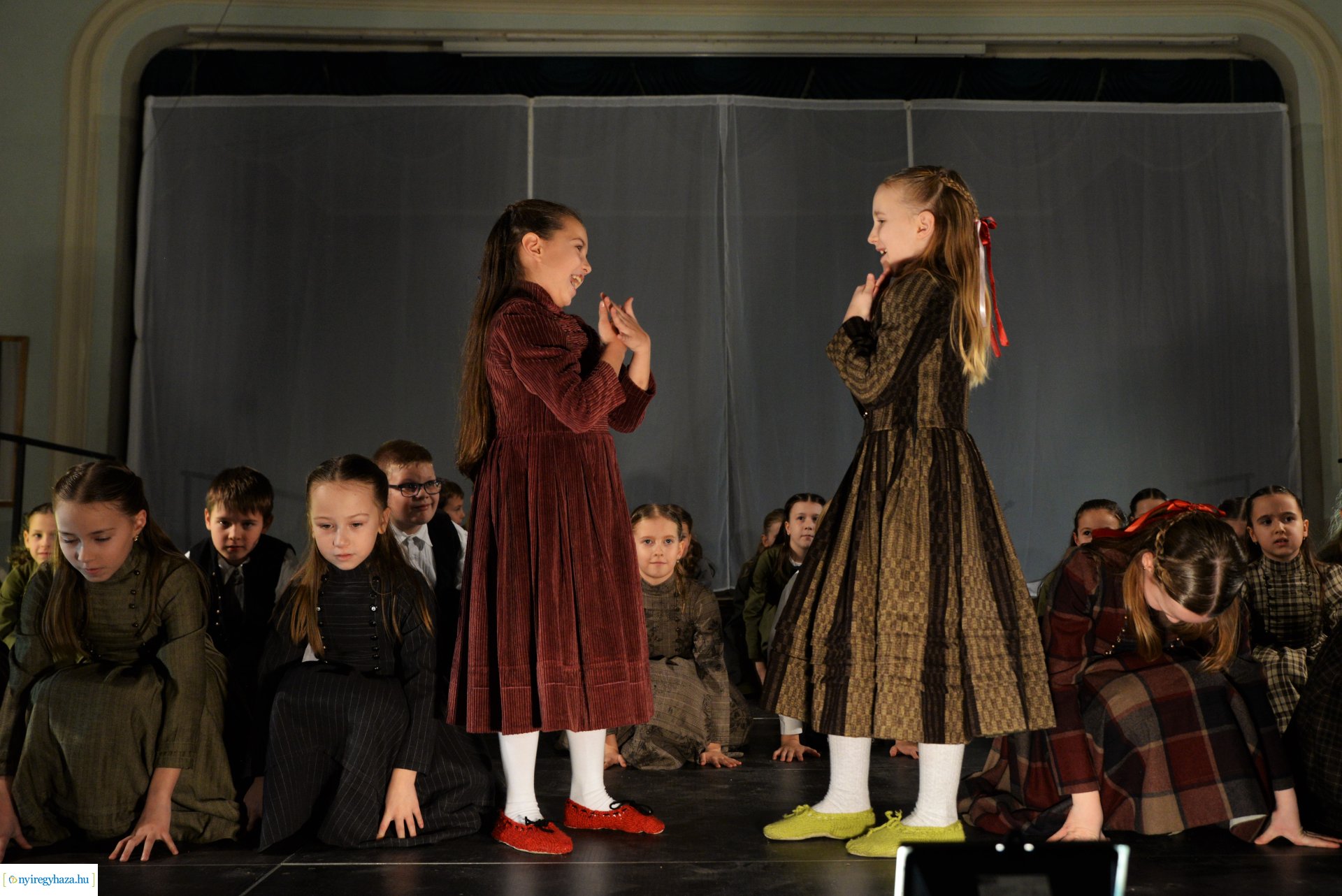 ELHISZEM-a Kismargaréta és a Margaréta Táncegyüttes karácsonyi műsora