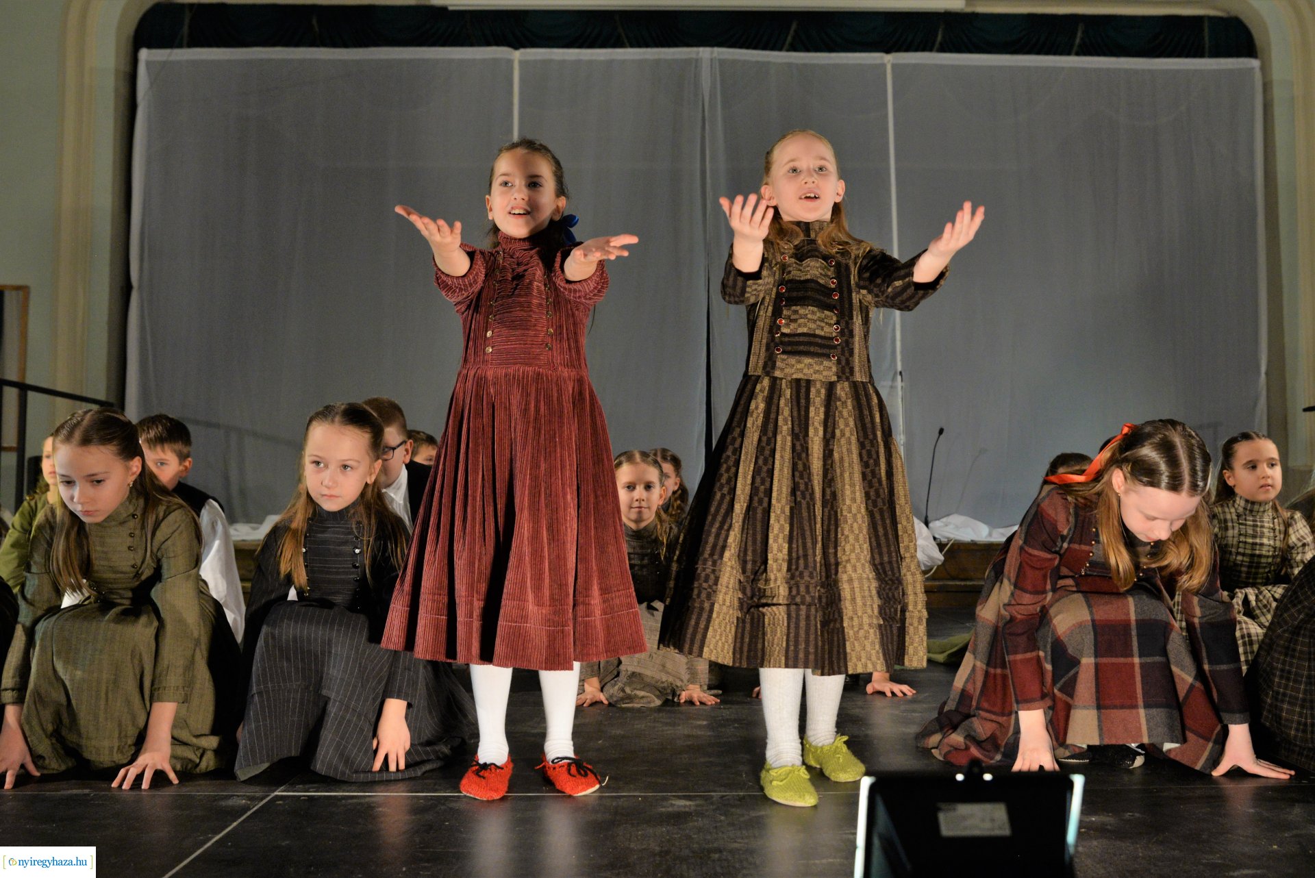 ELHISZEM-a Kismargaréta és a Margaréta Táncegyüttes karácsonyi műsora