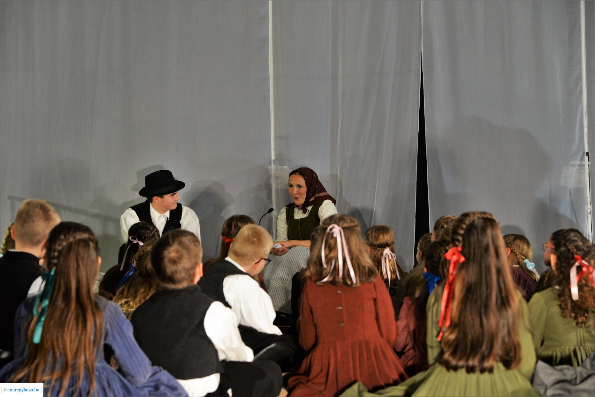 ELHISZEM-a Kismargaréta és a Margaréta Táncegyüttes karácsonyi műsora