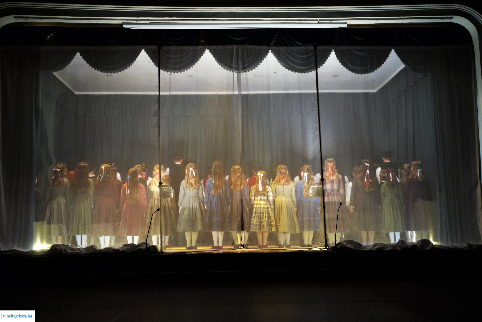 ELHISZEM-a Kismargaréta és a Margaréta Táncegyüttes karácsonyi műsora