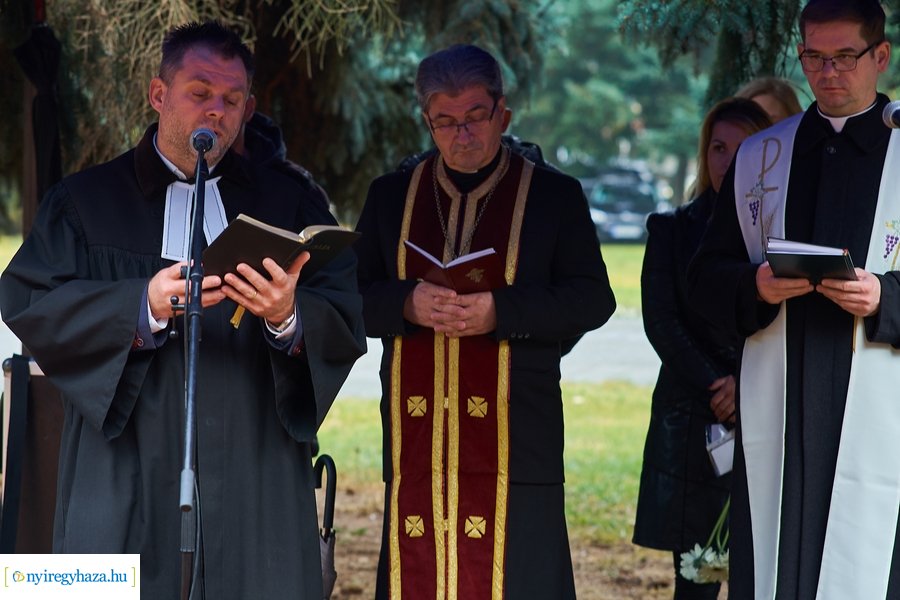 Elhurcoltakra emlékezünk 2021