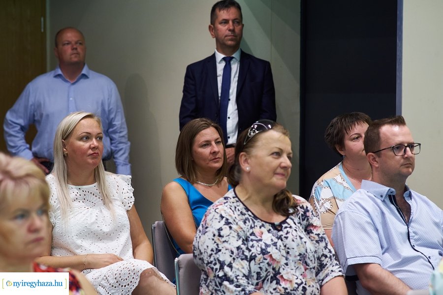 Elismerések az egészségügyi dolgozóknak