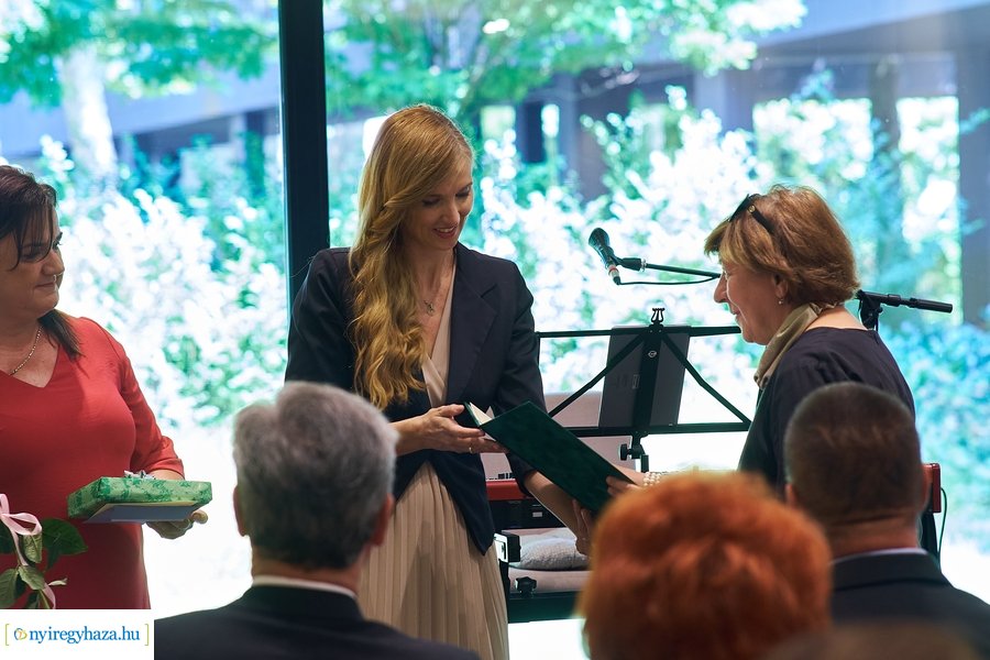 Elismerések az egészségügyi dolgozóknak