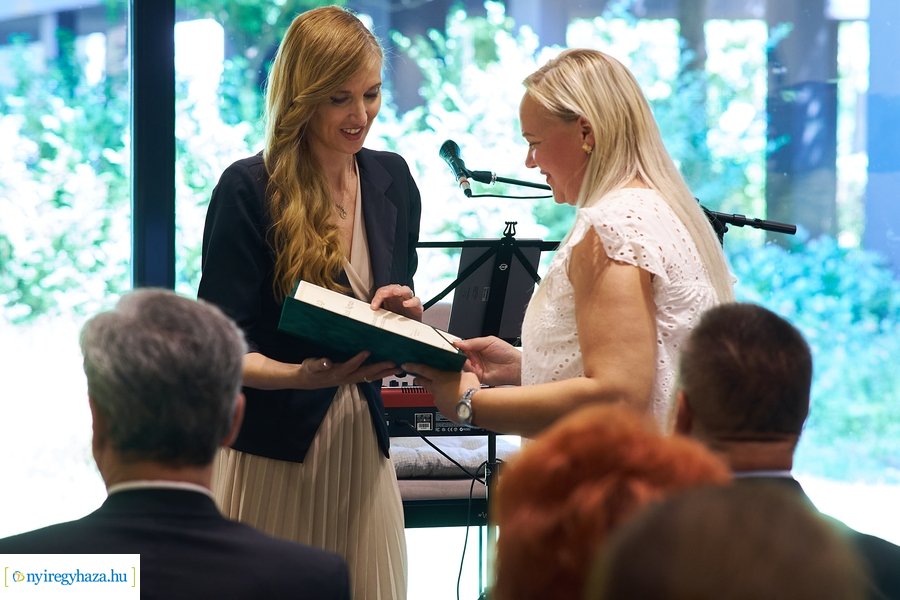 Elismerések az egészségügyi dolgozóknak