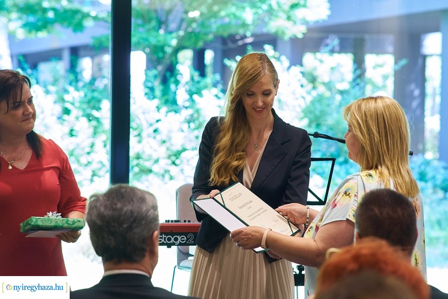 Elismerések az egészségügyi dolgozóknak