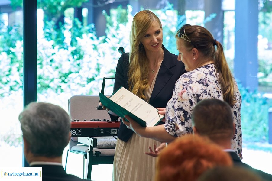 Elismerések az egészségügyi dolgozóknak