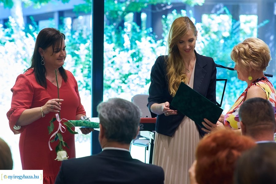 Elismerések az egészségügyi dolgozóknak