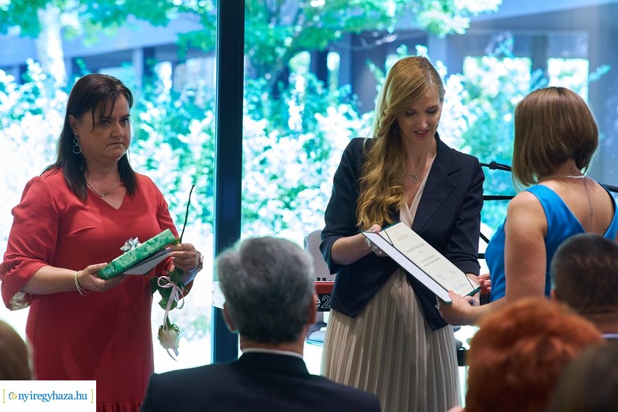 Elismerések az egészségügyi dolgozóknak