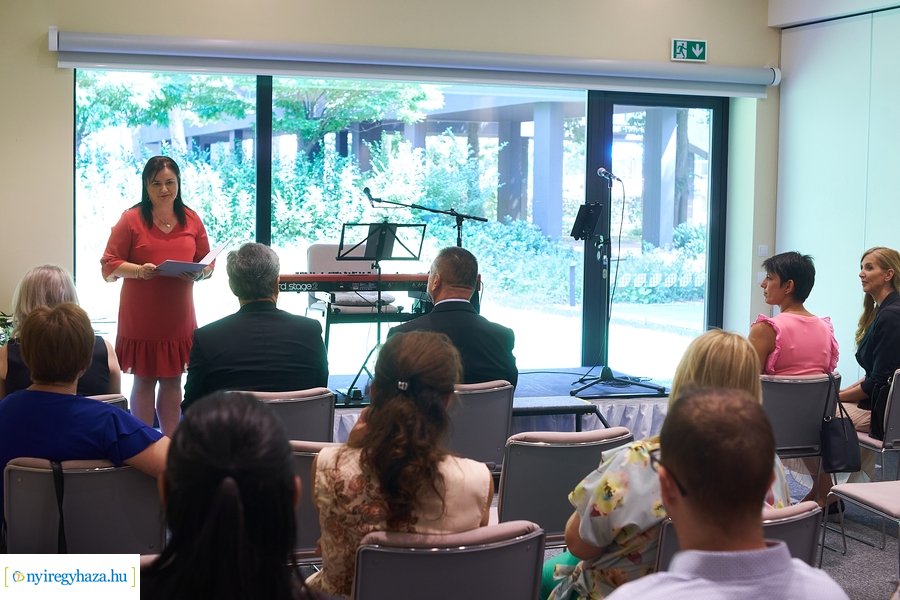 Elismerések az egészségügyi dolgozóknak