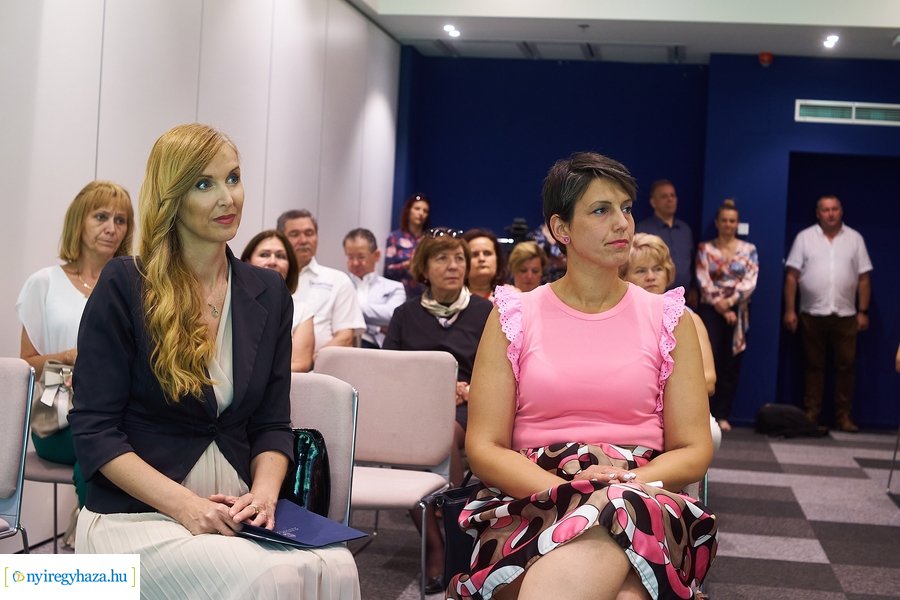 Elismerések az egészségügyi dolgozóknak