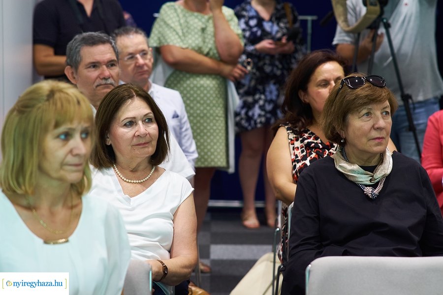 Elismerések az egészségügyi dolgozóknak