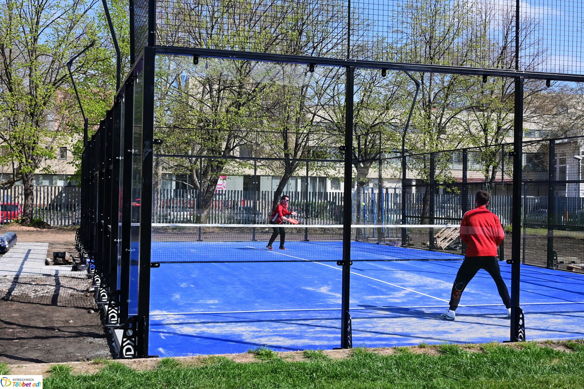 Elkészült az első padel pálya Nyíregyházán