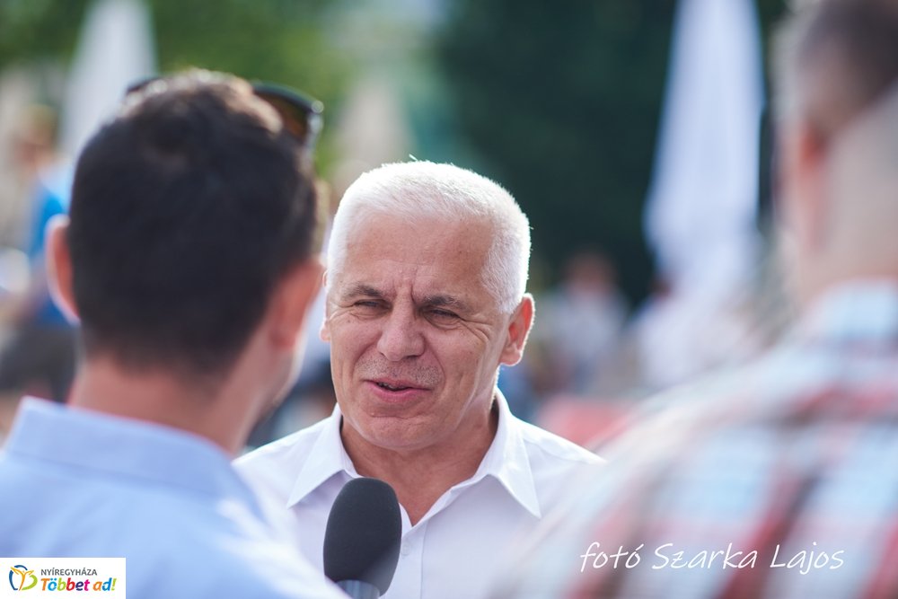 Elkezdődött a Hübner strand röpi
