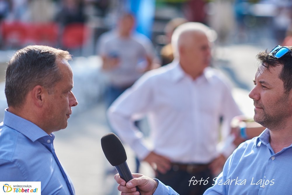 Elkezdődött a Hübner strand röpi