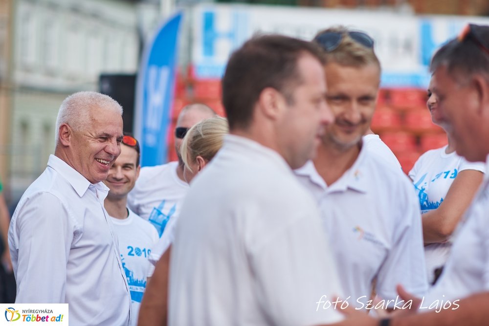 Elkezdődött a Hübner strand röpi