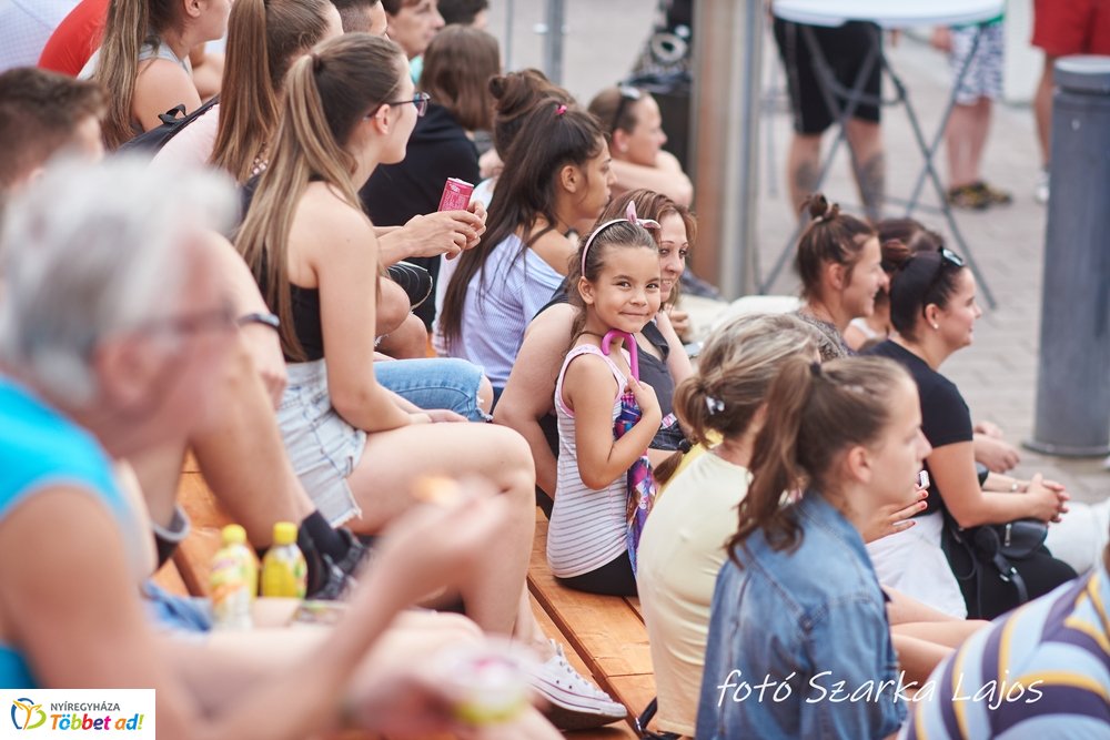 Elkezdődött a Hübner strand röpi