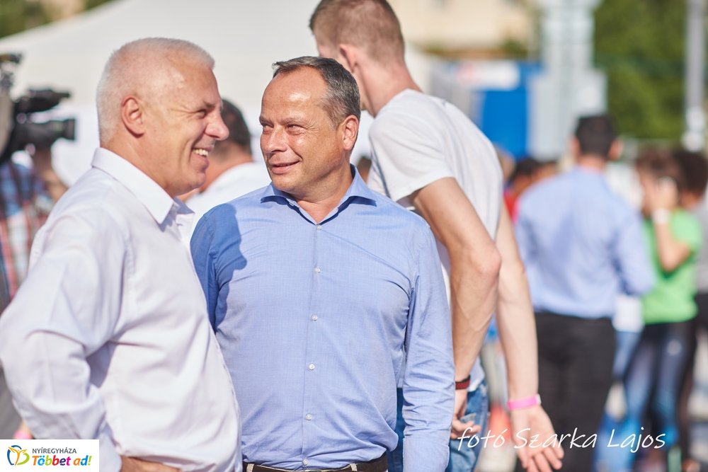 Elkezdődött a Hübner strand röpi