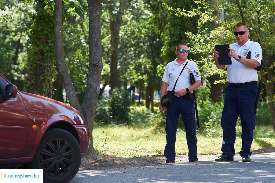 Ellenőriz a Közterület Felügyelet