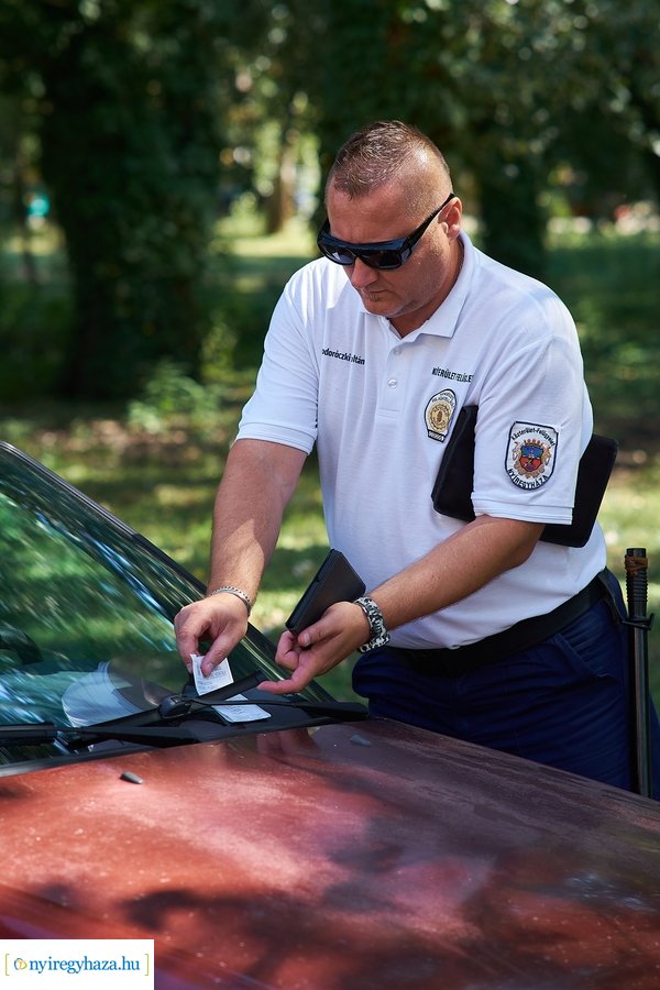 Ellenőriz a Közterület Felügyelet