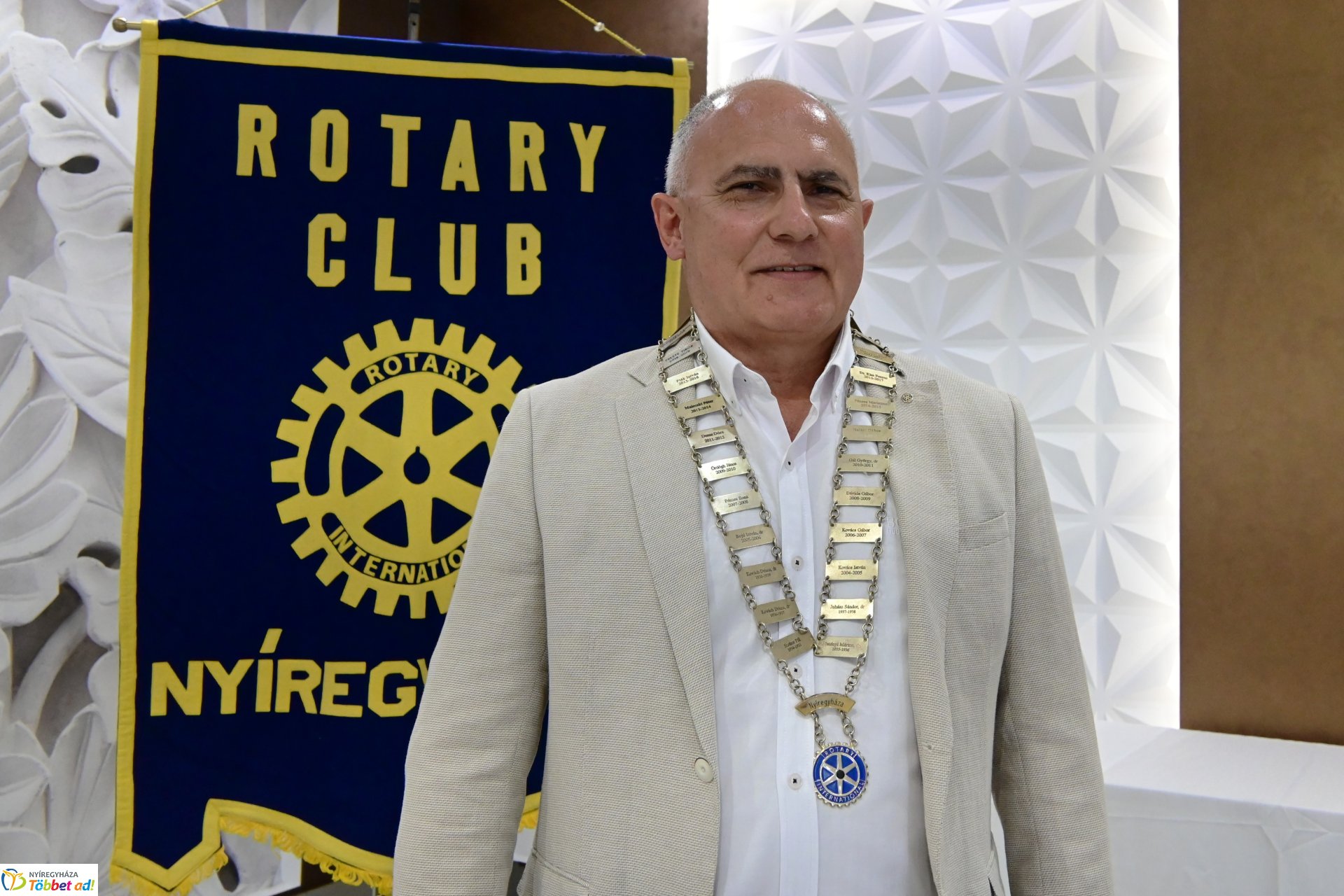 Elnöki láncátadó ünnepség a Rotary Club Nyíregyháza életében