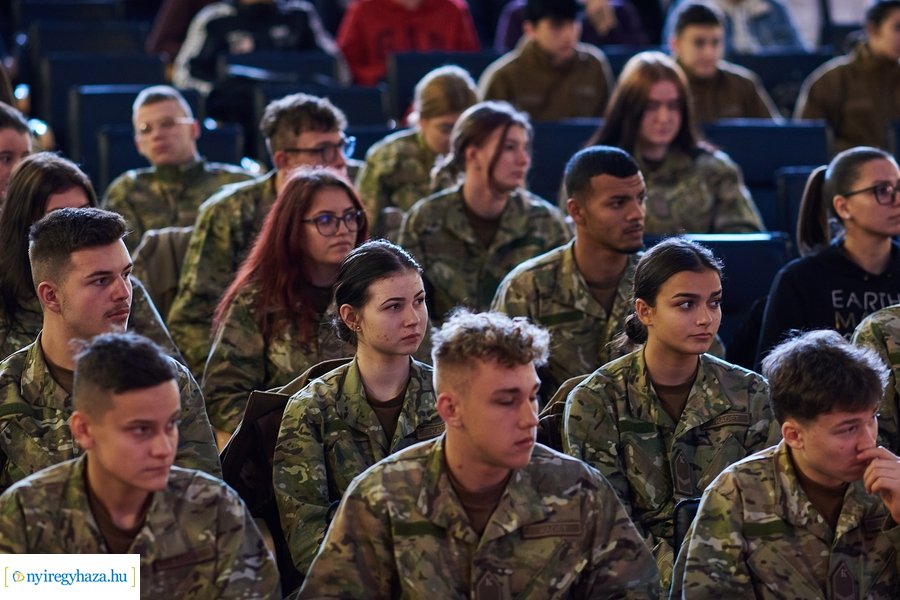 Előadás a Magyar Légierő karrierlehetőségeiről