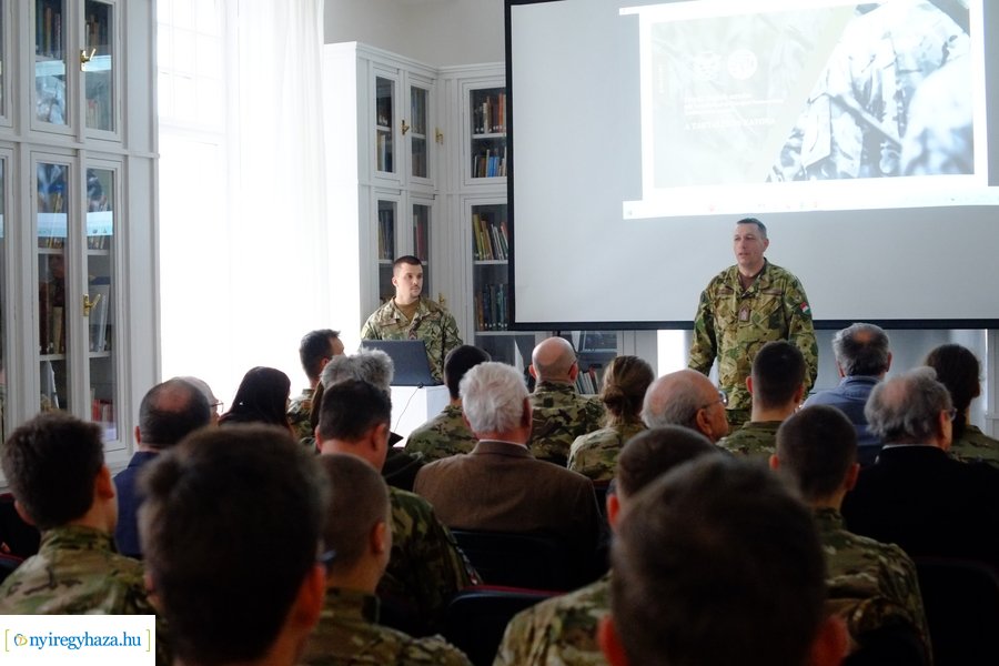 Előadás a tartalékos katonai szolgálatról