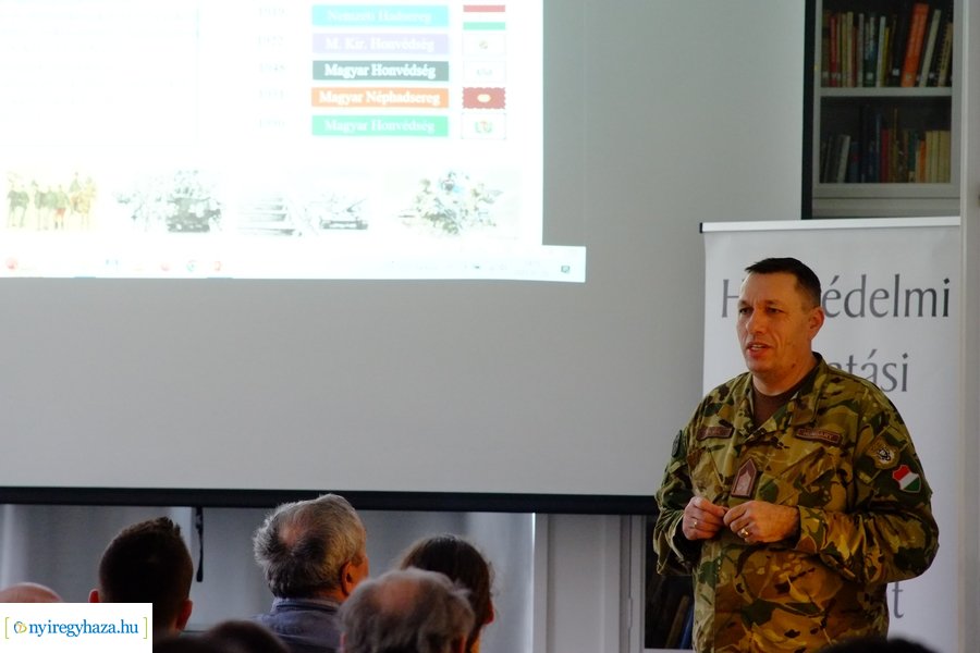 Előadás a tartalékos katonai szolgálatról