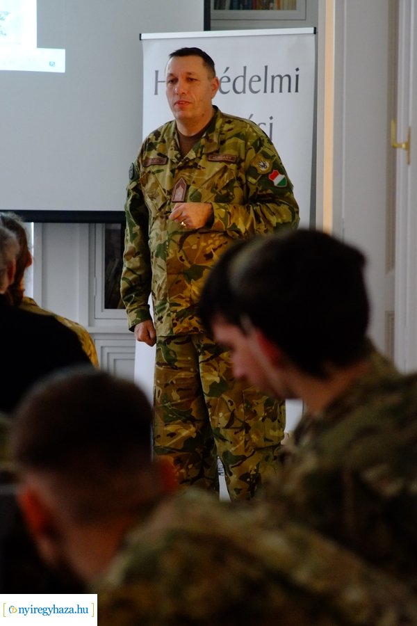 Előadás a tartalékos katonai szolgálatról