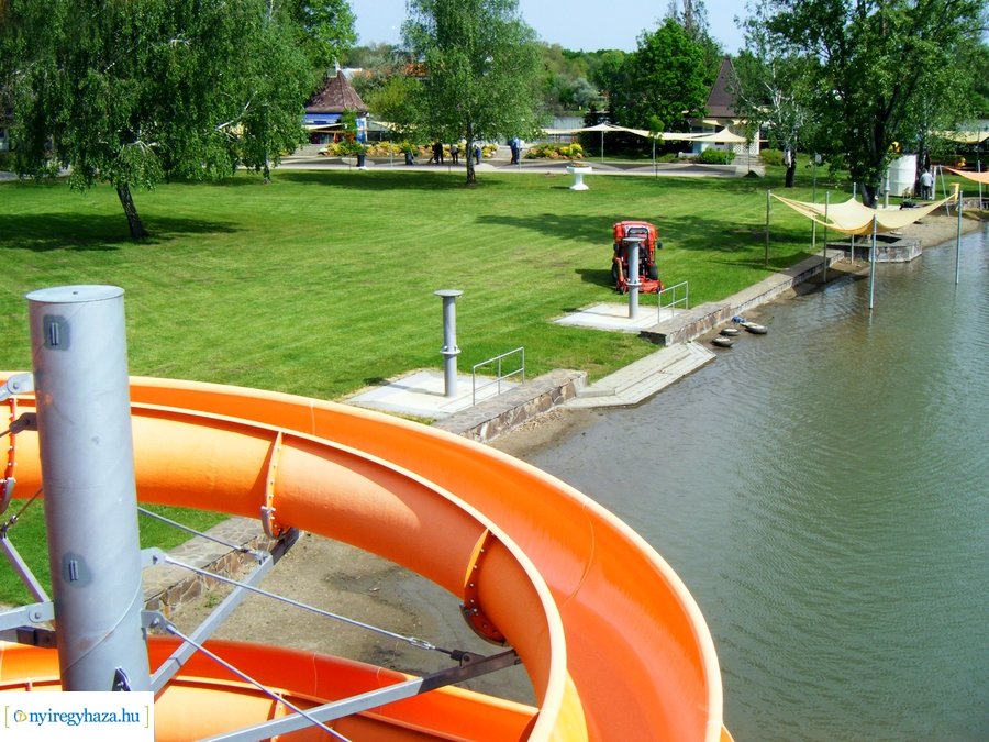 Előkészületi munkák a Tófürdőn