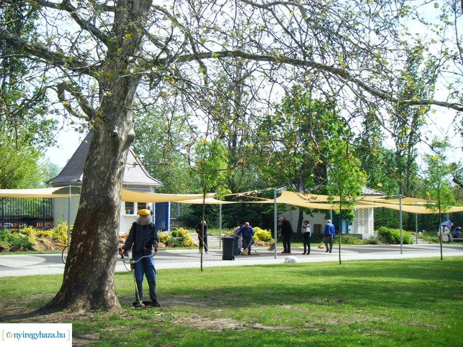 Előkészületi munkák a Tófürdőn