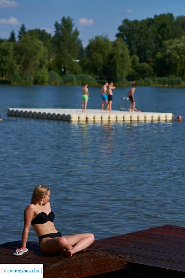 Első csobbanások a Tófürdőn