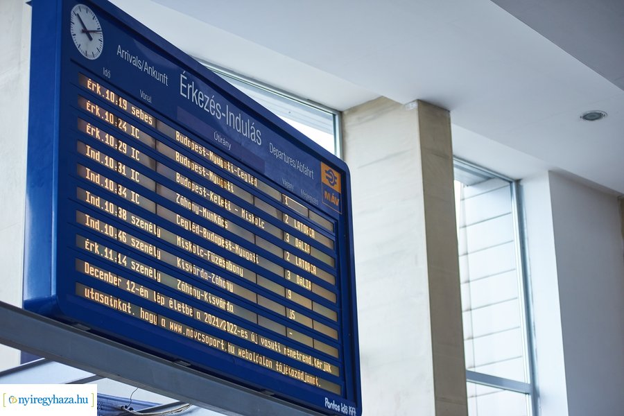 Emeletes vonat Nyíregyházán