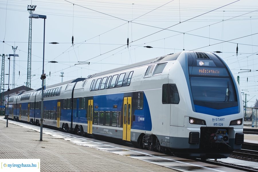 Emeletes vonat Nyíregyházán