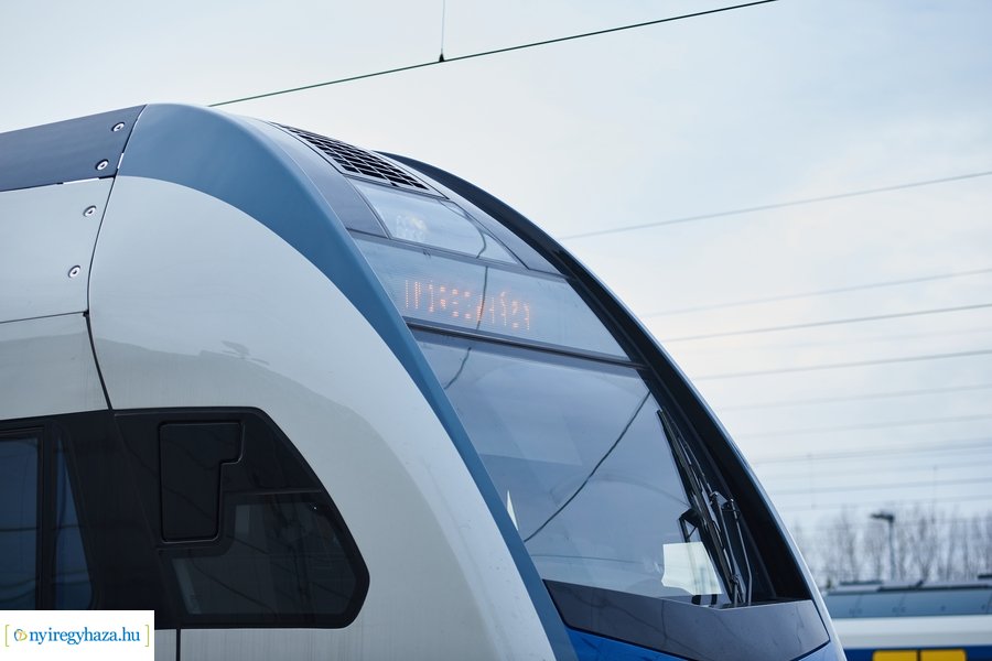 Emeletes vonat Nyíregyházán