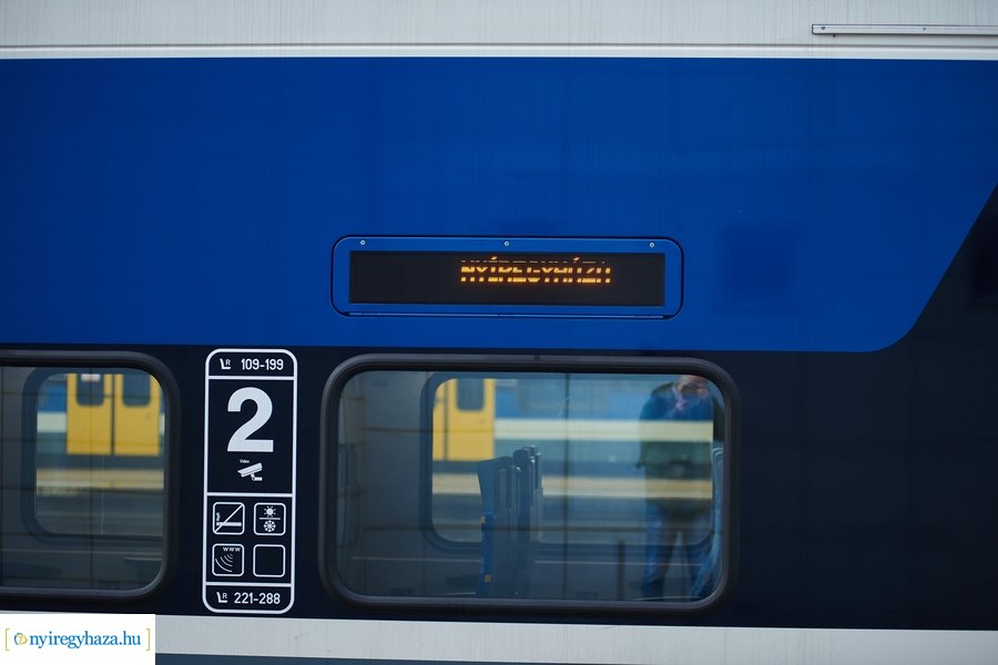 Emeletes vonat Nyíregyházán