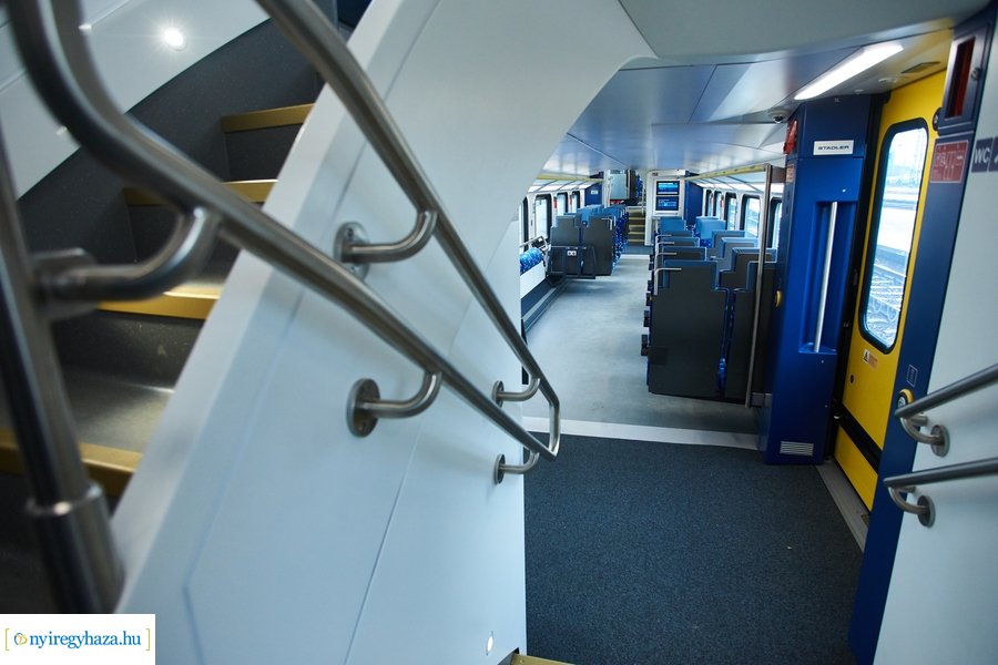 Emeletes vonat Nyíregyházán