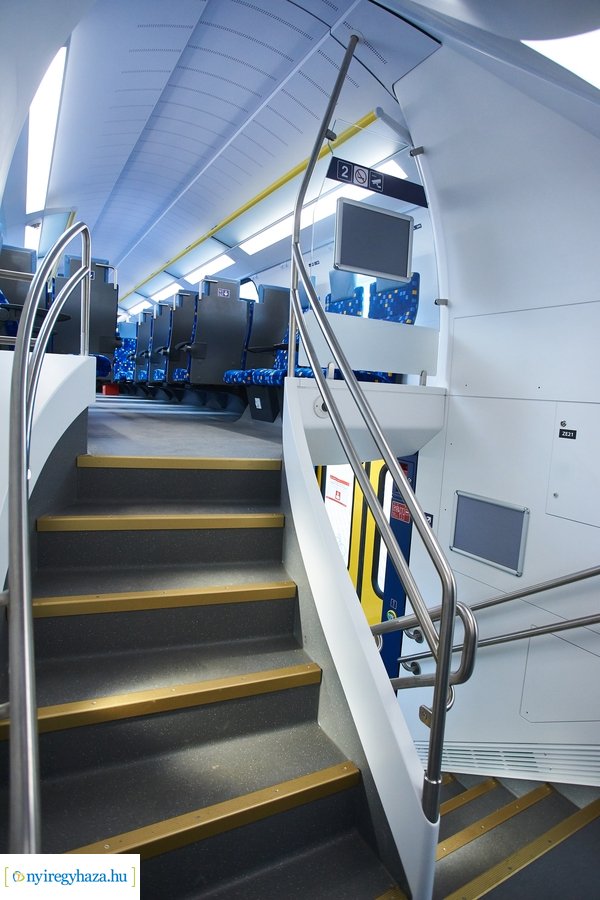 Emeletes vonat Nyíregyházán