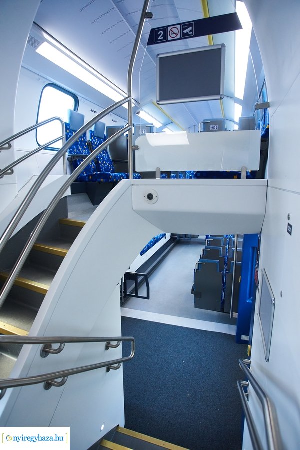 Emeletes vonat Nyíregyházán