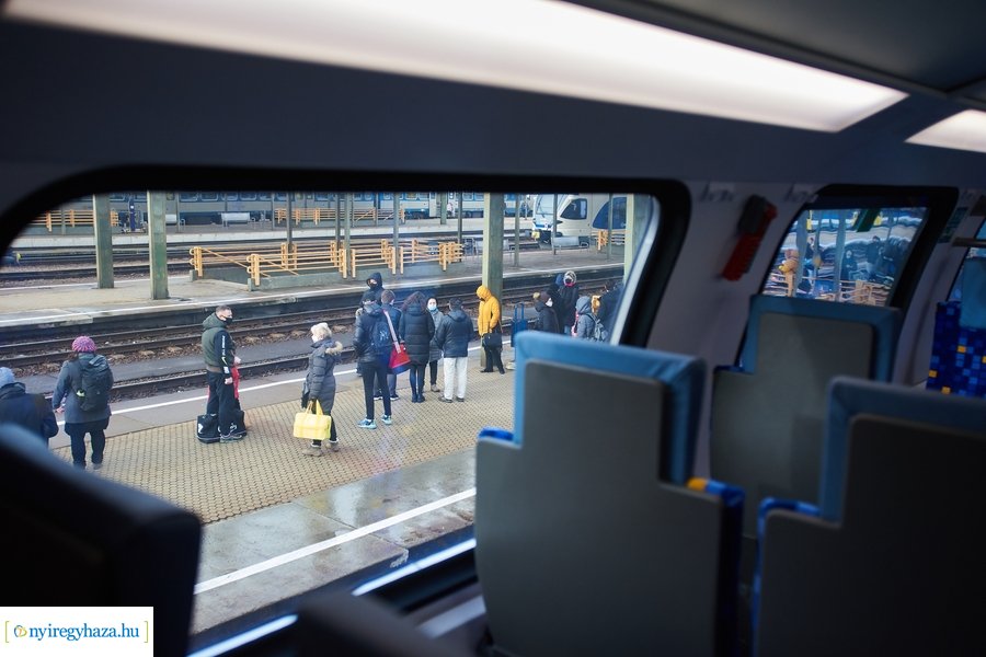 Emeletes vonat Nyíregyházán